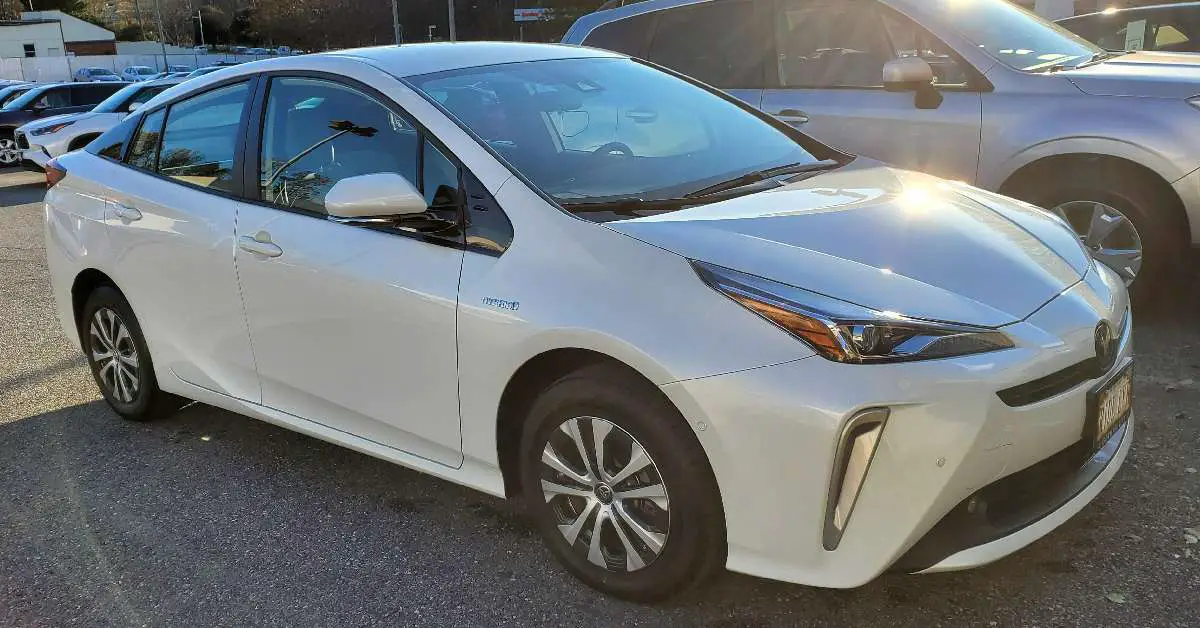 What Does B Mean On A Prius? (Answered) EZ Motoring