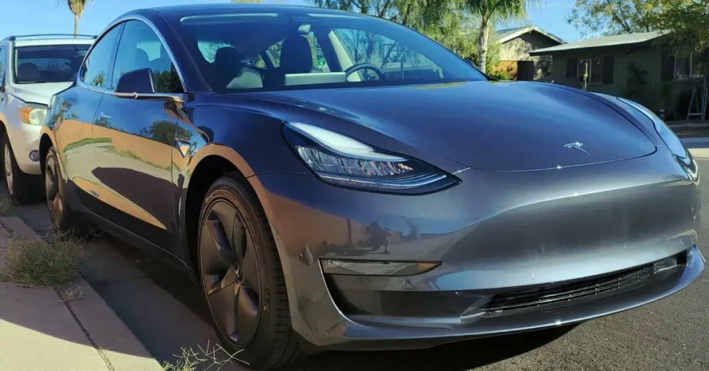 how to lock tesla model 3 when leaving